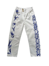 Load image into Gallery viewer, Kid’s Chloé Jeans
