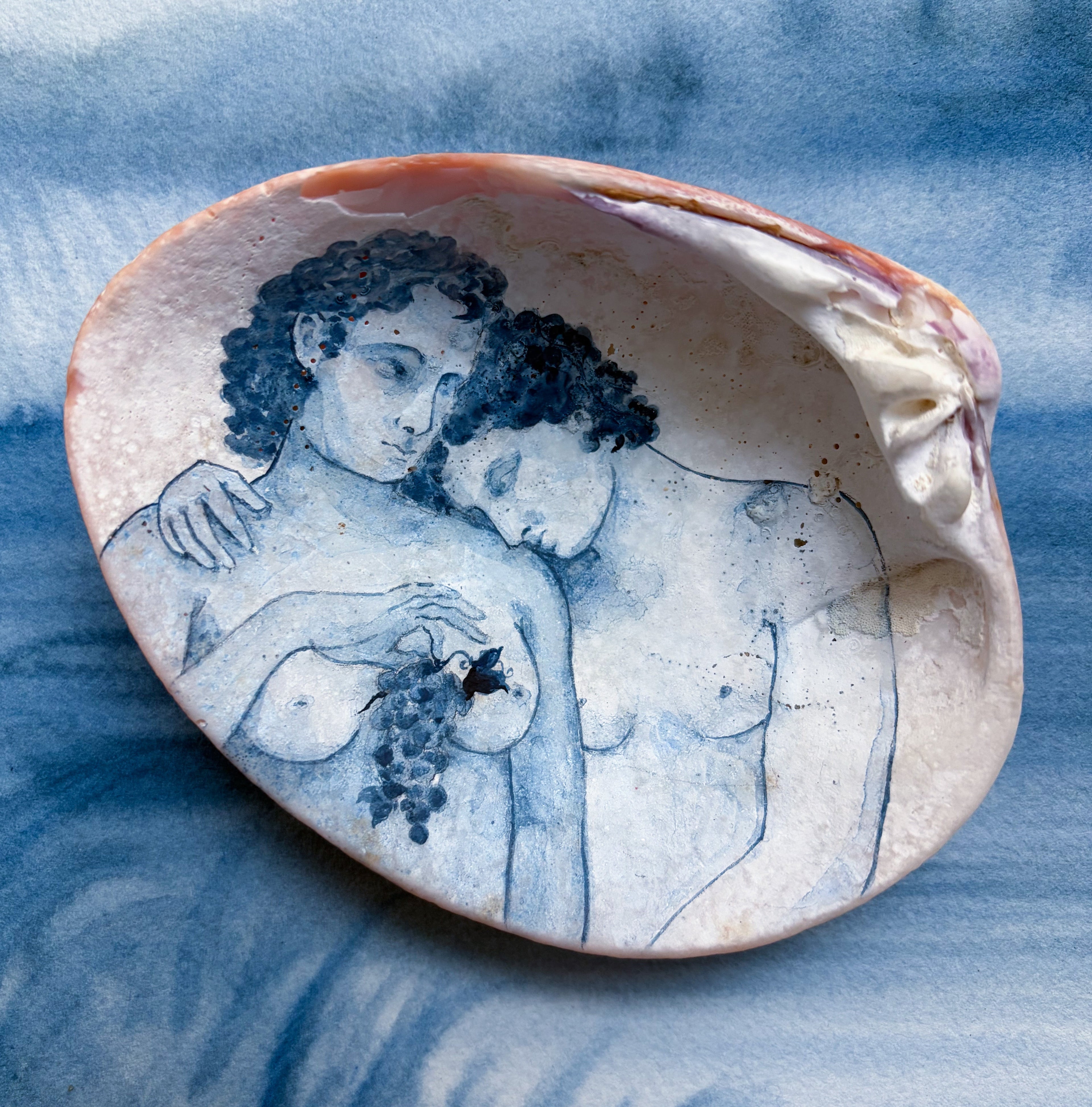 Lovers & Grapes Shell